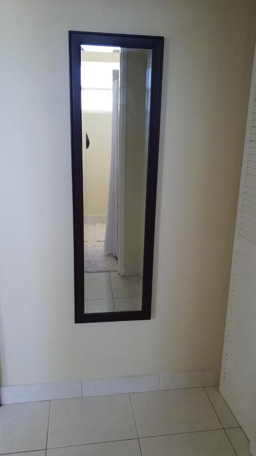 Hastings Towers 4D - Studio Apt Opp Beach 브리지타운 외부 사진