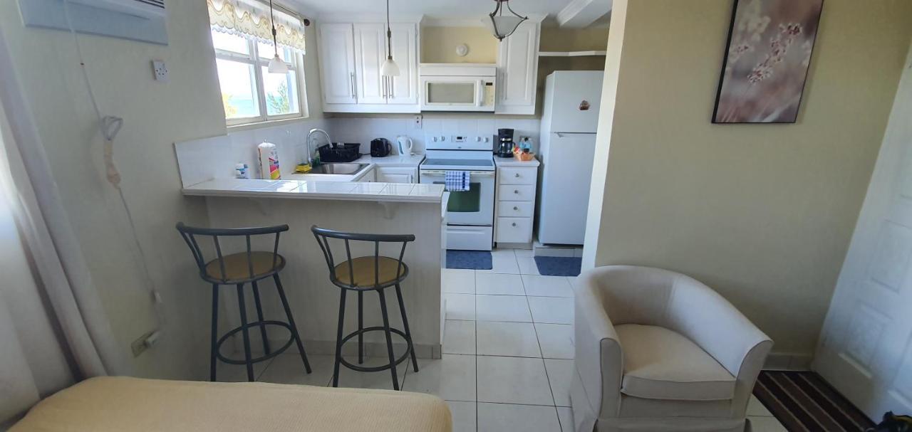 Hastings Towers 4D - Studio Apt Opp Beach 브리지타운 외부 사진